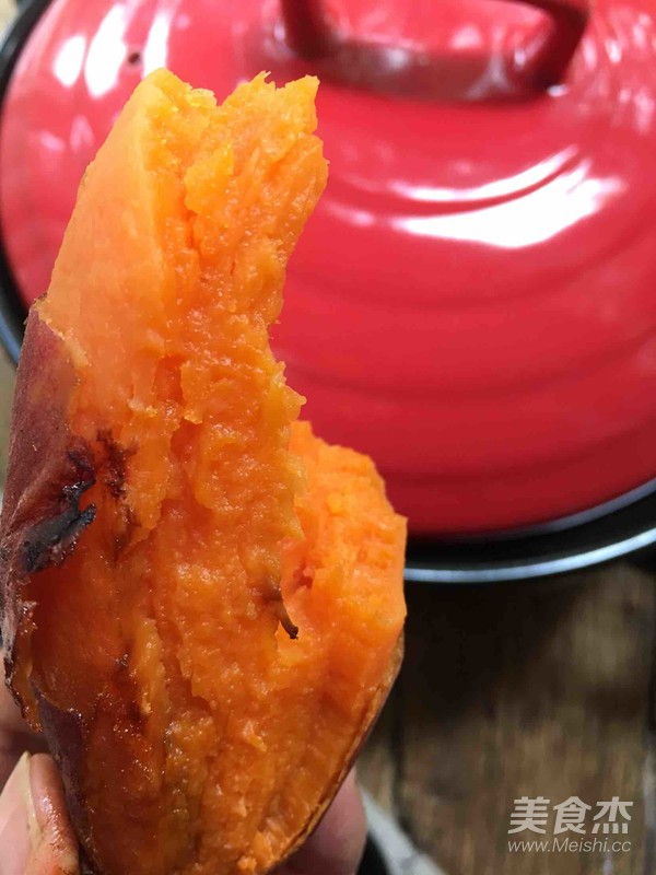 砂锅烤蜜汁红薯成品图