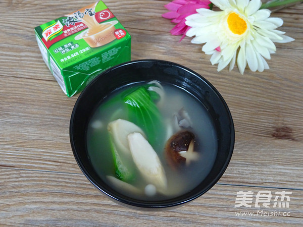 浓汤菌菇火锅成品图